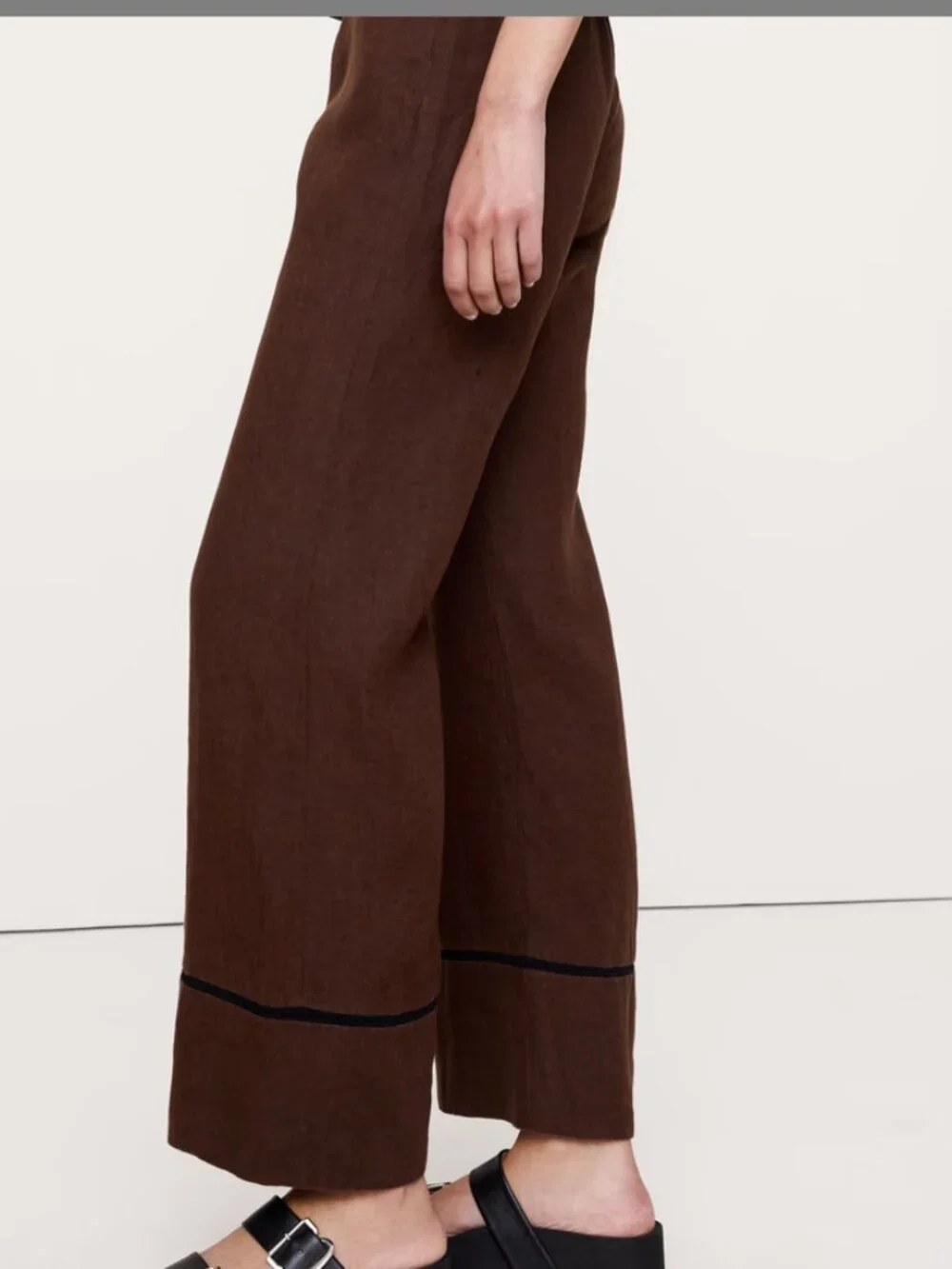 Mid-Rise Kick-Flare Linen Ankle Pant